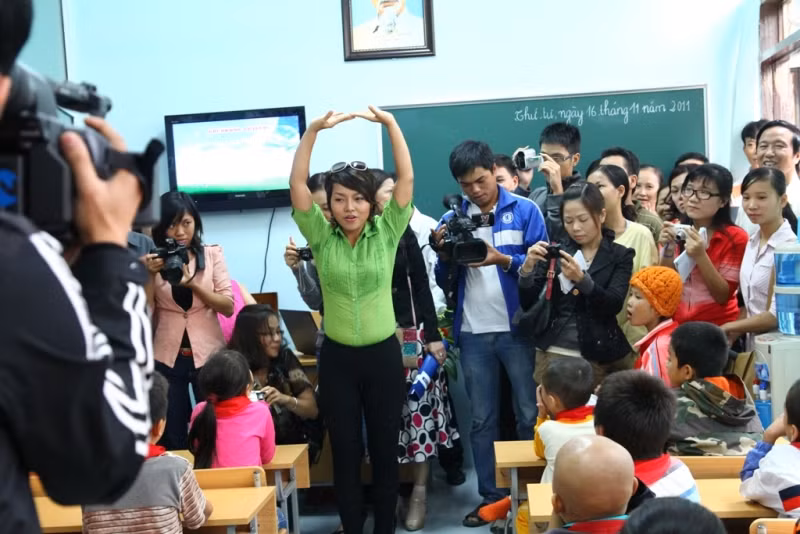 Lớp học tại bệnh viện nhi Trung ương được lấy tên: Lớp học Hy vọng. Lớp học đặc biệt này được tổ chức hoàn toàn miễn phí cho các bệnh nhi đang điều trị tại Bệnh viện Nhi Trung ương, duy trì ở tất cả các ngày trong tuần và kéo dài mãi mãi để hỗ trợ việc học tập cho các em trong thời gian nằm viện, đảm bảo không gián đoạn việc học hành của các em.