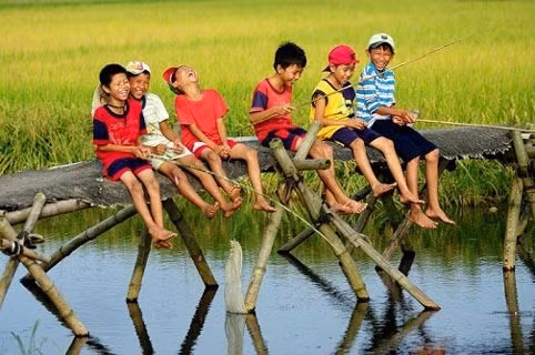 Nghỉ hè là quãng thời gian quý báu mà bất kỳ học sinh nào cũng thích thú (Ảnh: namdinh.edu.vn) Nghỉ hè là quãng thời gian quý báu mà bất kỳ học sinh nào cũng thích thú (Ảnh: namdinh.edu.vn)