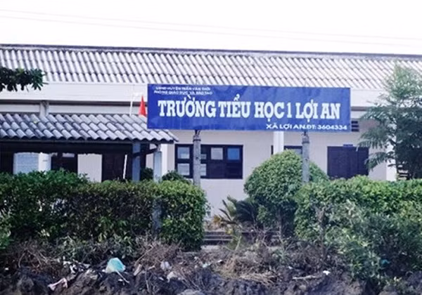 Trường Tiểu học 1 Lợi An, nơi ông Cao Văn Quốc làm hiệu trưởng (Ảnh: Trúc Linh) Trường Tiểu học 1 Lợi An, nơi ông Cao Văn Quốc làm hiệu trưởng (Ảnh: Trúc Linh)