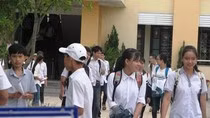 Các sĩ tử rời phòng với khuôn mặt rạng rỡ