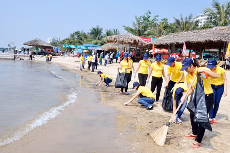 Chiến dịch tuyên truyền hướng dẫn ngư dân sống với biển, không hủy hoại biển ảnh 1 Chiến dịch tuyên truyền hướng dẫn ngư dân sống với biển, không hủy hoại biển ảnh 1