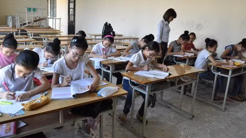 Buổi sáng học múa, buổi chiều các em sẽ lên lớp, học văn hóa. Buổi sáng học múa, buổi chiều các em sẽ lên lớp, học văn hóa.