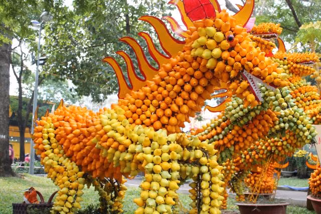 Cặp ngựa được làm từ trái đào tiên cũng có giá gần 12 triệu đồng