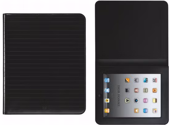 8. Vỏ ipad Dior Homme sang trọng Chiếc bao da này được thiết kế đơn giản nhưng rất phong cách với chất liệu được làm từ da và có màu đen sang trọng, gọn nhẹ như một cuốn sách. giá của vỏ ipad này có giá 895 USD ( gần 20 triệu đồng )