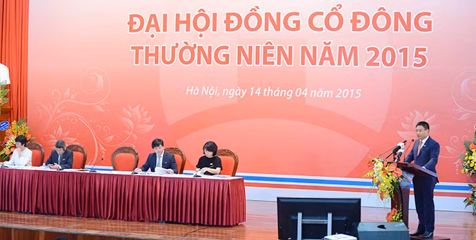 Đại hội đồng cổ đông VietinBank 2015 thông qua sáp nhập PG Bank vào VietinBank.