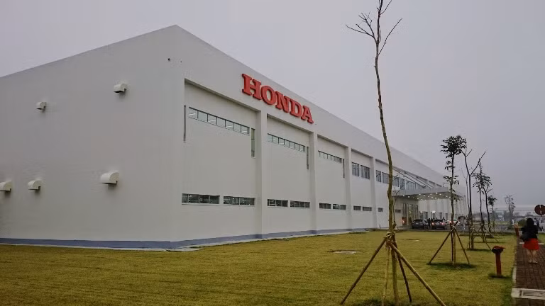 Theo chuyên gia Bùi Kiến Thành, lý giải của Honda Việt Nam cho rằng sai phạm là do không hiểu luật là không chấp nhận được. Anh không biết luật dẫn đến sai phạm thì anh cũng phải bị phạt.