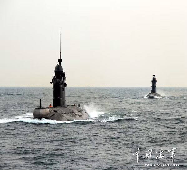 Tàu ngầm Trung Quốc trên Biển Đông. Nguồn ảnh: Navy.81.cn Tàu ngầm Trung Quốc trên Biển Đông. Nguồn ảnh: Navy.81.cn