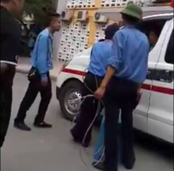 "Bàn tay" nào che chở cho đội ngũ bảo vệ, cò tại bênh viện Nhi Trung ương hoạt động lộng hành, o ép người dân nghèo khi đi khám chữa bệnh? (Ảnh cắt từ clip)