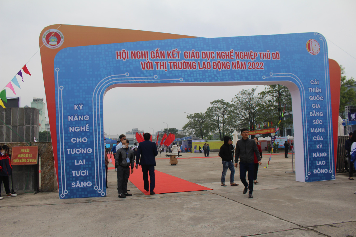 Không gian tổ chức Hội nghị "gắn kết giáo dục nghề nghiệp Thủ đô với thị trường lao động năm 2022". Ảnh: Trung Dũng