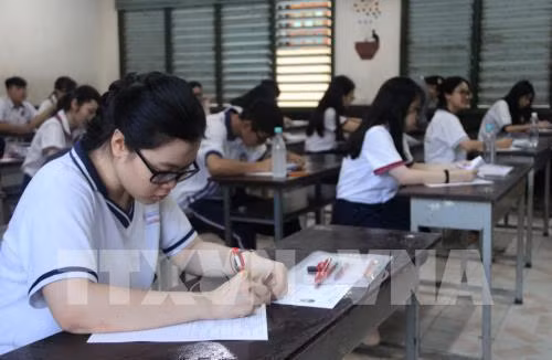 Bộ Giáo dục hướng dẫn thực hiện điều chỉnh nội dung dạy học học kỳ II năm học 2019- 2020 tại các cơ sở thực hiện chương trình giáo dục thường xuyên. (Ảnh minh họa: TTXVN) Bộ Giáo dục hướng dẫn thực hiện điều chỉnh nội dung dạy học học kỳ II năm học 2019- 2020 tại các cơ sở thực hiện chương trình giáo dục thường xuyên. (Ảnh minh họa: TTXVN)