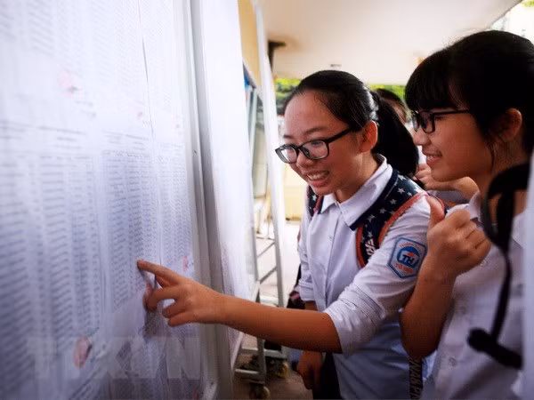 Ngày 17/4, Hà Nội quyết định thay đổi kế hoạch tuyển sinh vào lớp 10 năm học 2020 - 2021 với việc chỉ thi 3 môn thay vì 4 môn như trước. (Ảnh minh họa: TTXVN) Ngày 17/4, Hà Nội quyết định thay đổi kế hoạch tuyển sinh vào lớp 10 năm học 2020 - 2021 với việc chỉ thi 3 môn thay vì 4 môn như trước. (Ảnh minh họa: TTXVN)
