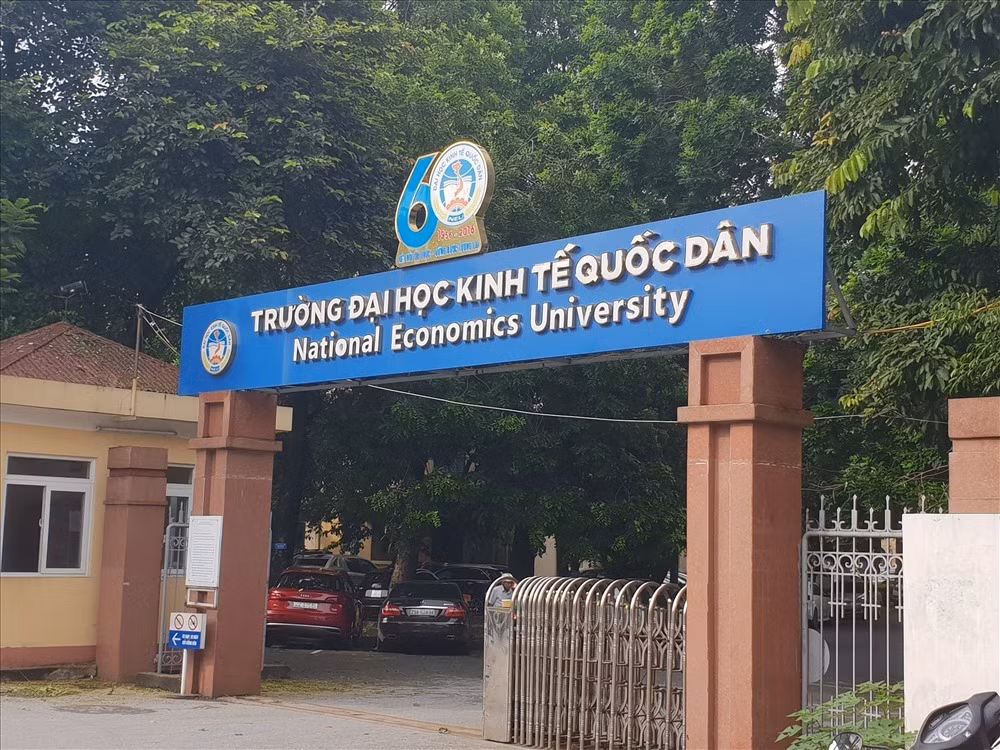Ngày 14/4, Trường Đại học Kinh tế quốc dân thông báo cụ thể về phương án tuyển sinh năm 2020 với hệ đại học chính quy. (Ảnh minh họa: Báo Lao động) Ngày 14/4, Trường Đại học Kinh tế quốc dân thông báo cụ thể về phương án tuyển sinh năm 2020 với hệ đại học chính quy. (Ảnh minh họa: Báo Lao động)