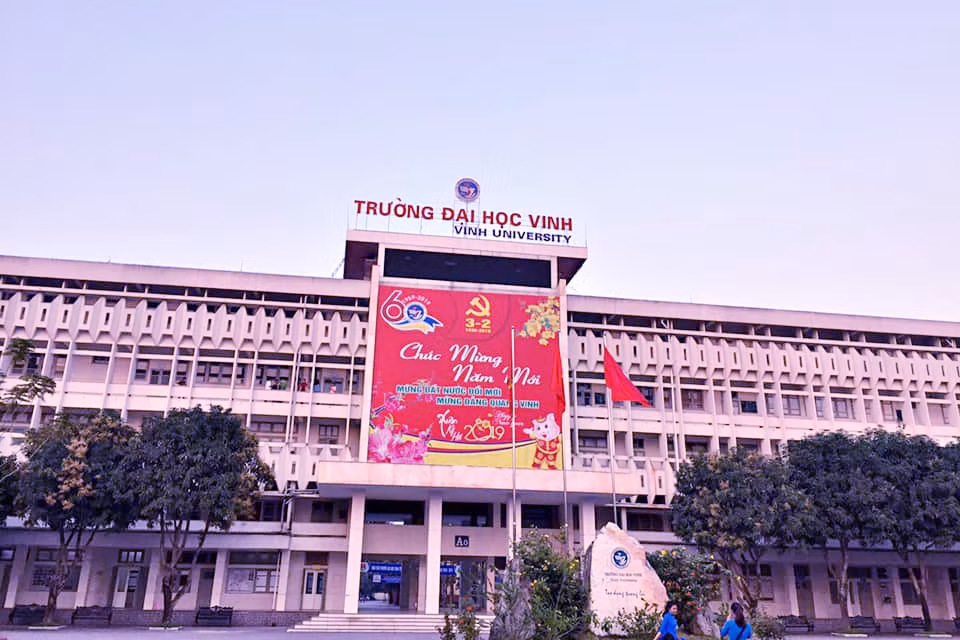 Trường Đại học Vinh là một trong cơ sở giáo dục đại học mà Bộ Giáo dục và Đào tạo sẽ tiến hành kiểm tra công tác phát triển đội ngũ cán bộ, giảng viên trong tháng 9-10/2020.(Ảnh minh họa: Nguồn website nhà trường)