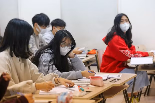 Ngày 19/4, Sở Giáo dục và Đào tạo tỉnh Thanh Hóa thông báo cho học sinh trung học cơ sở trở lên đi học từ ngày 21/4.(Ảnh minh họa: TTXVN) Ngày 19/4, Sở Giáo dục và Đào tạo tỉnh Thanh Hóa thông báo cho học sinh trung học cơ sở trở lên đi học từ ngày 21/4.(Ảnh minh họa: TTXVN)