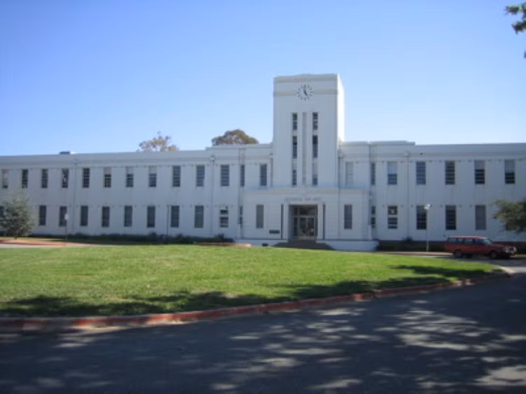 44. Australian National University (ANU) - Australia Đại Học Quốc Gia Australia là một trong những trường trọng điểm đào tạo những chuyên gia, những nhà quản lý.. xuất sắc trên mọi lĩnh vực. Nếu bạn tốt nghiệp từ ngôi trường danh tiếng này, bạn chắc chắn đã nắm được một phần thành công trong tay! 44. Australian National University (ANU) - Australia Đại Học Quốc Gia Australia là một trong những trường trọng điểm đào tạo những chuyên gia, những nhà quản lý.. xuất sắc trên mọi lĩnh vực. Nếu bạn tốt nghiệp từ ngôi trường danh tiếng này, bạn chắc chắn đã nắm được một phần thành công trong tay!