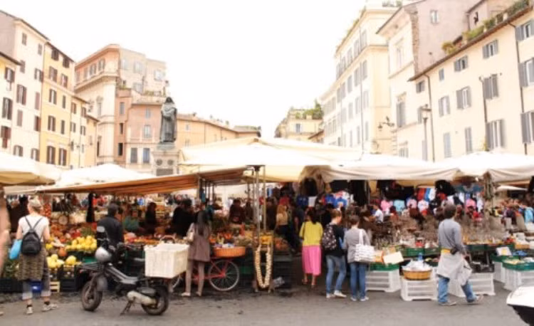 Ngôi chợ trời ở Italy Ngôi chợ trời ở Italy