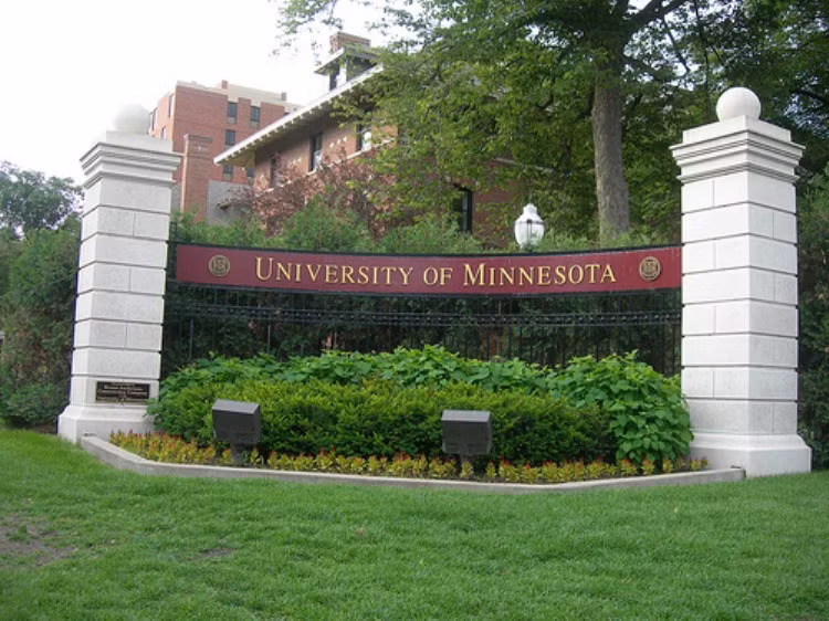 Trường Đại học Minnesota, Twin Cities (The University of Minnesota, Twin Cities,) được thành lập vào năm 1851. Đây là một trường đại học nghiên cứu công lập được đặt tại hai cơ sở chính trong các thành phố sinh đôi của Minneapolis và St Paul, Minnesota.
