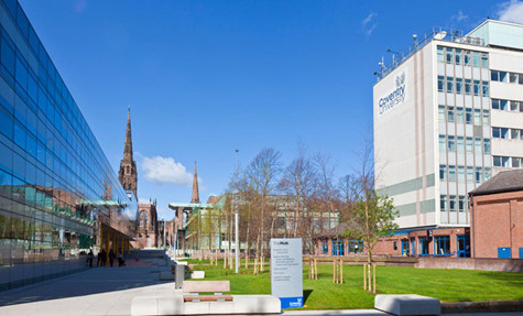 9 - Đại học Coventry Học phí 7.500 bảng/năm (254 triệu VND) Đại học Coventry được chính thức thành lập vào năm 1992, nhưng có nguồn gốc từ trường Đại học thiết kế Coventry (ra đời năm 1843). Giá thuê nhà tại trường này rất rẻ, chỉ vào khoảng 92 bảng Anh/tuần (3,1 triệu VND) cho một phòng 5 sinh viên. 9 - Đại học Coventry Học phí 7.500 bảng/năm (254 triệu VND) Đại học Coventry được chính thức thành lập vào năm 1992, nhưng có nguồn gốc từ trường Đại học thiết kế Coventry (ra đời năm 1843). Giá thuê nhà tại trường này rất rẻ, chỉ vào khoảng 92 bảng Anh/tuần (3,1 triệu VND) cho một phòng 5 sinh viên.