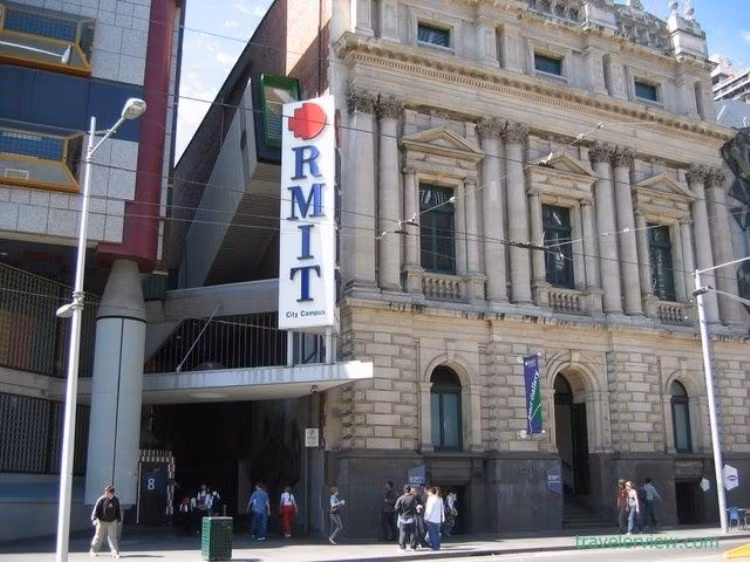 2. Rmit University RMIT là Đại học, uy tín về chất lượng giáo dục cũng như trang bị toàn diện cho các sinh viên theo học tại trường. Là một Đại học công nghệ không ngừng cải tiến và danh tiếng toàn cầu, RMIT tự hào mang đến một nền giáo dục hoàn hảo, tiên tiến, đáp ứng đủ nhu cầu các nhà tuyển dụng trong xã hội hiện đại.