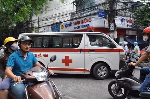 Không phải ai cũng có văn hoá nhường đường cho xe cấp cứu - ảnh Ngọc Lân Ảnh minh họa