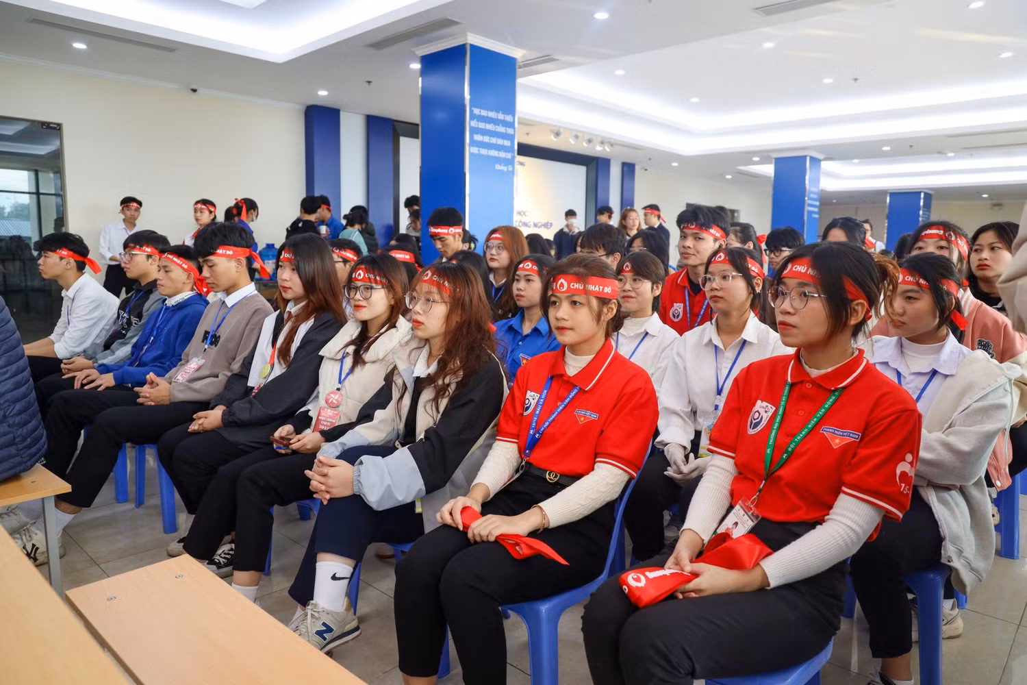 Các đại biểu và tình nguyện viên dự khai mạc ngày hội trong sáng 07/12/2023