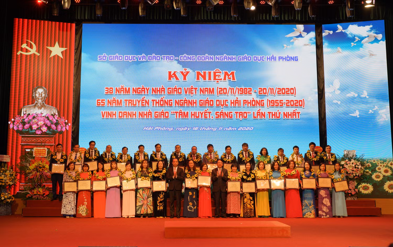 65 nhà giáo tâm huyết, sáng tạo được Ngành Giáo dục và Đào tạo Hải Phòng vinh danh (Ảnh: Lã Tiến)