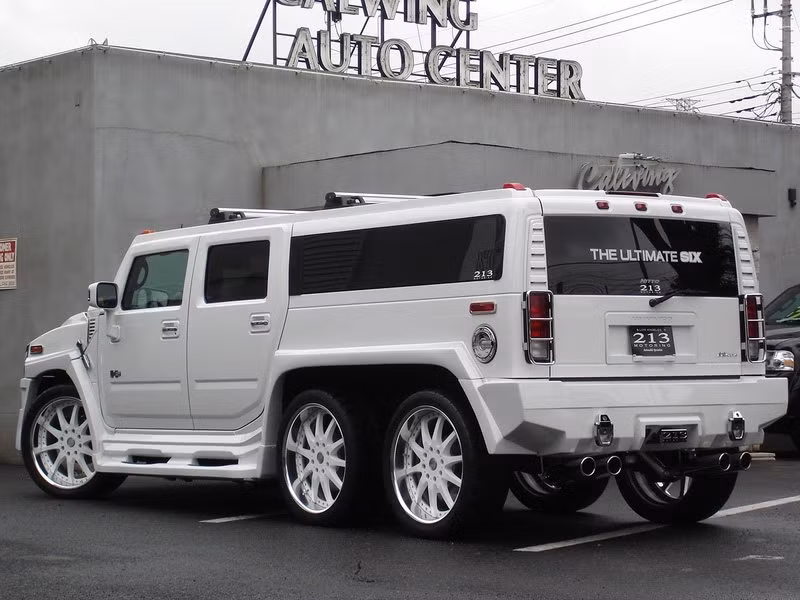 Thương hiệu Hummer khiến chúng ta nhớ đến một thương hiệu khác trong quân đội, đó là Jeep. Được hình thành bởi công ty Willys-Overland vào những năm 1940, thương hiệu Jeep trở nên phổ biến sau cuộc chiến tranh thế giới thứ II.