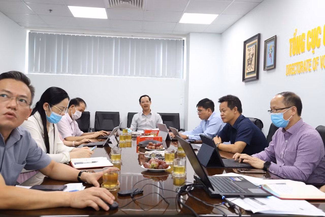 Hội nghị được tổ chức theo hình thức trực tuyến với có sự tham dự của hơn 300 đại biểu đến từ các Sở Lao động, Thương binh và Xã hội, các cơ sở Giáo dục nghề nghiệp, các doanh nghiệp, tập đoàn và các cơ quan truyền thông báo chí. Ảnh: Ban tổ chức Hội nghị được tổ chức theo hình thức trực tuyến với có sự tham dự của hơn 300 đại biểu đến từ các Sở Lao động, Thương binh và Xã hội, các cơ sở Giáo dục nghề nghiệp, các doanh nghiệp, tập đoàn và các cơ quan truyền thông báo chí. Ảnh: Ban tổ chức