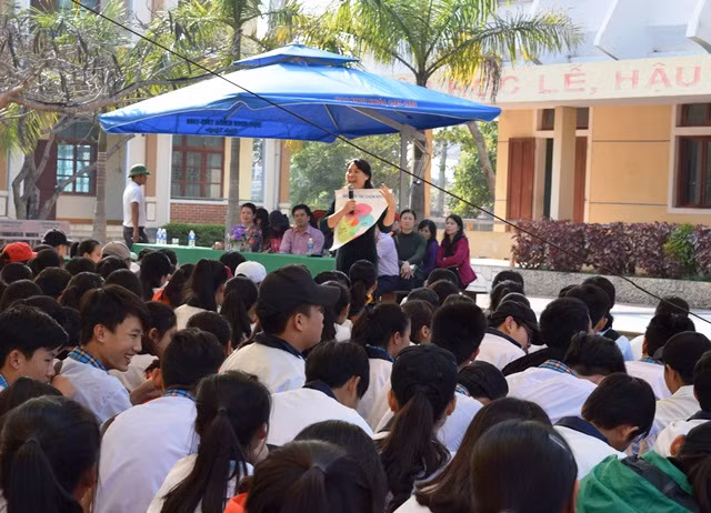 "Nếu thiếu các hoạt động trải nghiệm, tiềm năng của các em sẽ chưa được khai mở". (Ảnh: Thủy Phan) "Nếu thiếu các hoạt động trải nghiệm, tiềm năng của các em sẽ chưa được khai mở". (Ảnh: Thủy Phan)