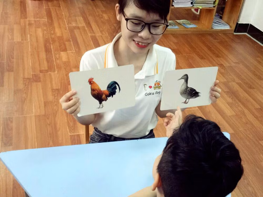 Các bài học kỹ năng rất quan trọng, giúp trẻ đặc biệt nhanh hòa nhập. Ảnh minh họa - Nhân vật cung cấp.