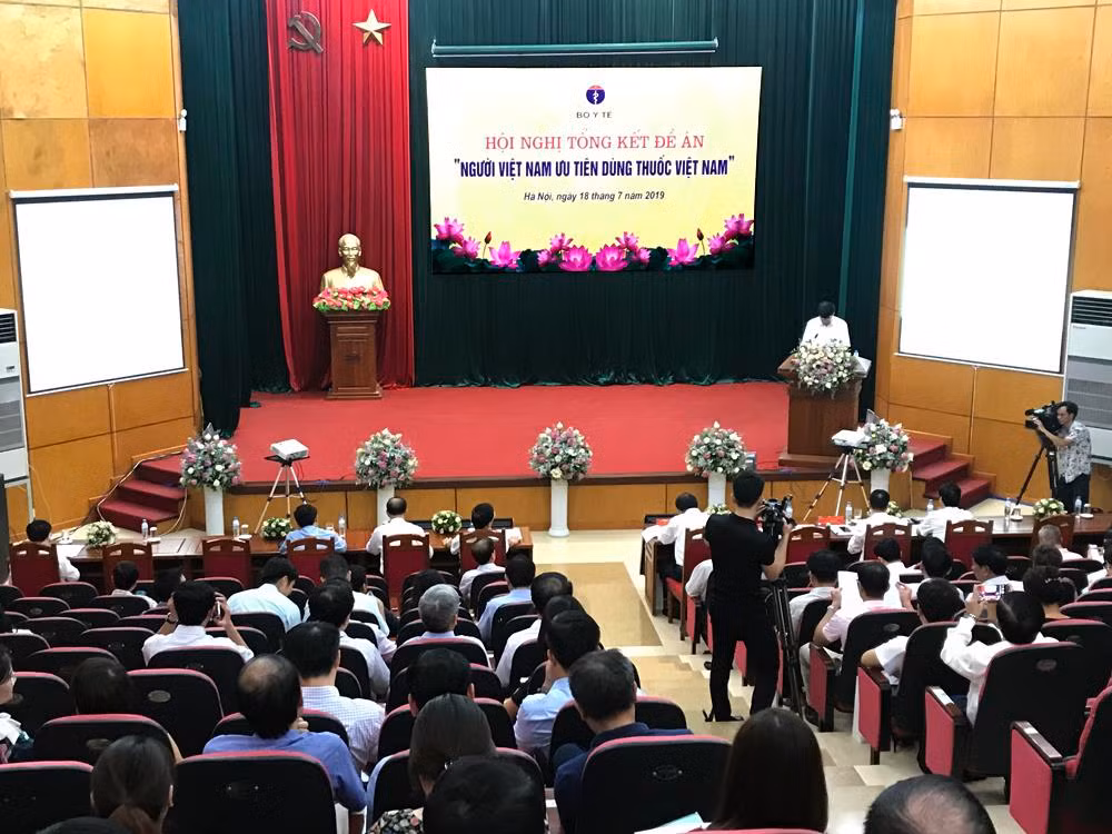 Bộ Y tế đã ban hành danh mục 640 thuốc sản xuất trong nước đáp ứng yêu cầu giá trị, giá thuốc và khả năng cung ứng, không mua thuốc nhập khẩu nếu trong nước đã sản xuất được cùng loại. Ảnh: Tùng Dương.