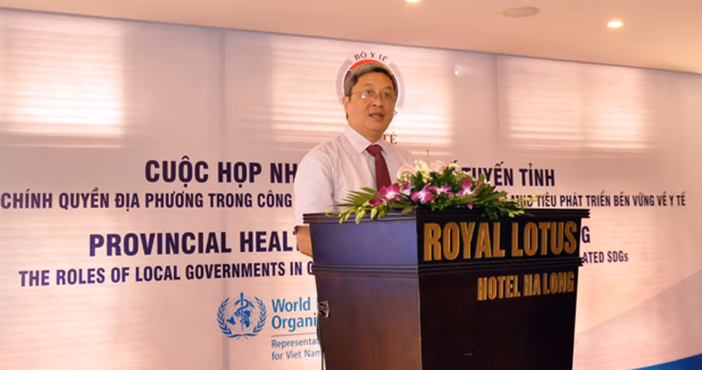 Phó giáo sư, tiến sĩ Nguyễn Trường Sơn - Thứ trưởng Bộ Y tế phát biểu Khai mạc cuộc họp.