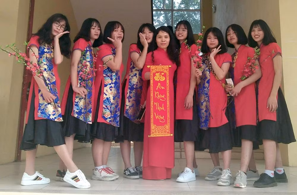 Mỗi học sinh có năng lực và trình độ không đồng đều, chính vì vậy tôi không áp dụng chung một đánh giá nhận xét, tôi cũng không lấy điểm số để đánh giá các em. Ảnh: Cô Hiền cung cấp.