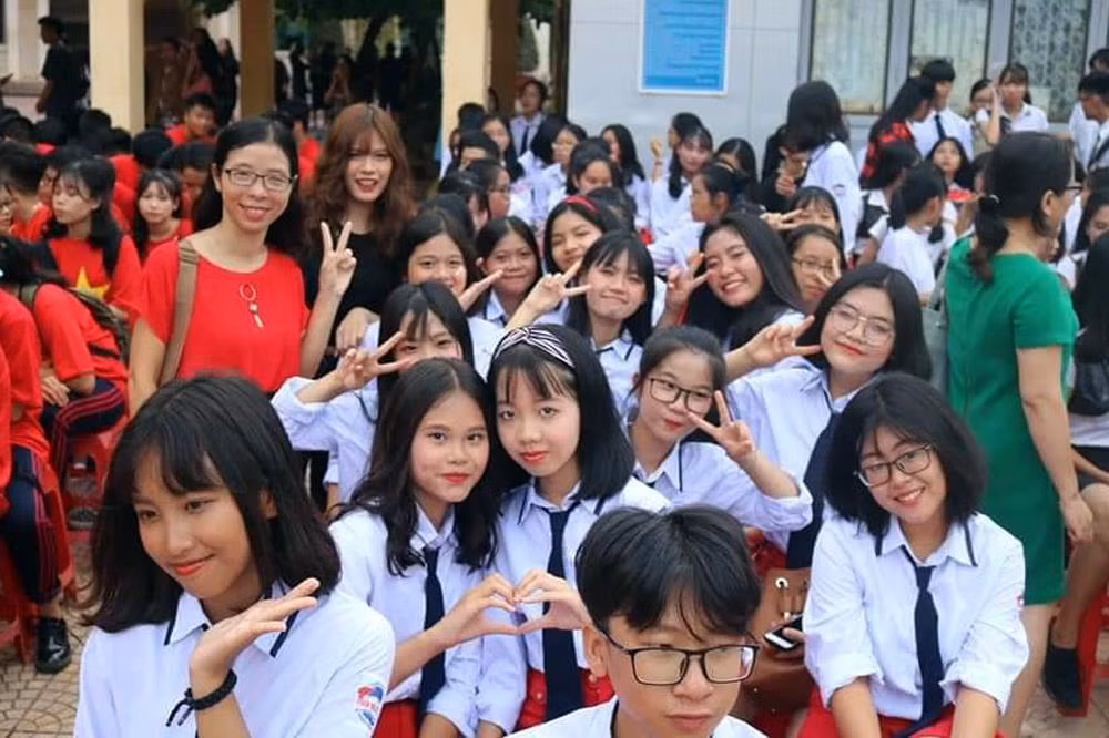 "Có nhiều ý kiến cho rằng tôi không nên dân chủ quá như vậy, mà phải thiết quân luật thì học sinh sẽ ngoan và vào nề nếp nhanh hơn", cô Nga chia sẻ.Ảnh: Nhân vật cung cấp.