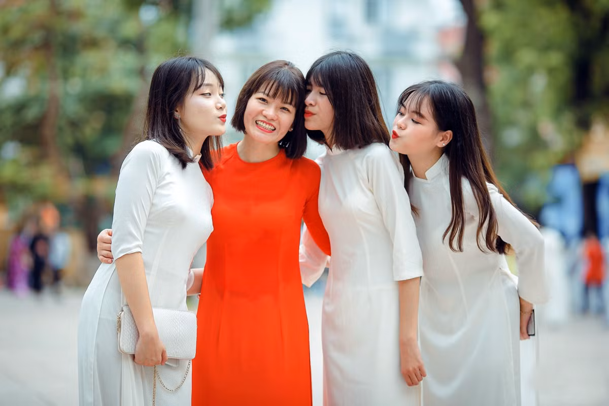 Giáo viên chủ nhiệm ngoài việc truyền đạt tri thức thì họ cần phải có nhiều kỹ năng rất tốt, hiểu được tâm lý lứa tuổi học sinh và đó là điều cực kỳ quan trọng. Ảnh: Nhân vật cung cấp. Giáo viên chủ nhiệm ngoài việc truyền đạt tri thức thì họ cần phải có nhiều kỹ năng rất tốt, hiểu được tâm lý lứa tuổi học sinh và đó là điều cực kỳ quan trọng. Ảnh: Nhân vật cung cấp.