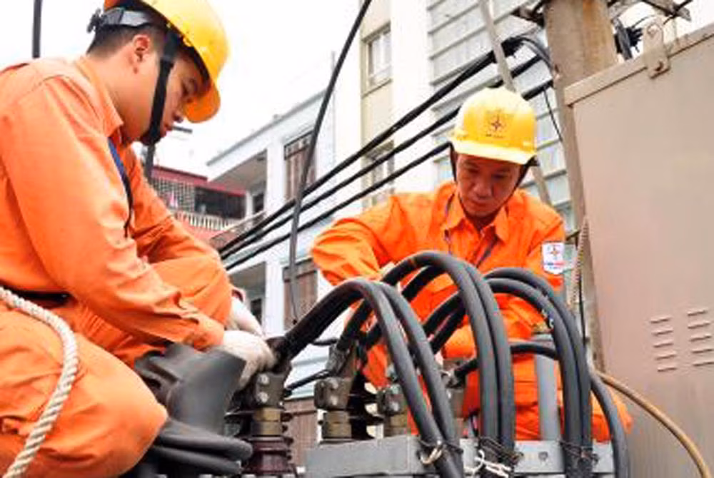 Có nhiều ý kiến cho rằng nên mời kiểm toán độc lập vào kiểm toán toàn diện ngành điện? Ảnh minh họa: Thông Tấn Xã Việt Nam.