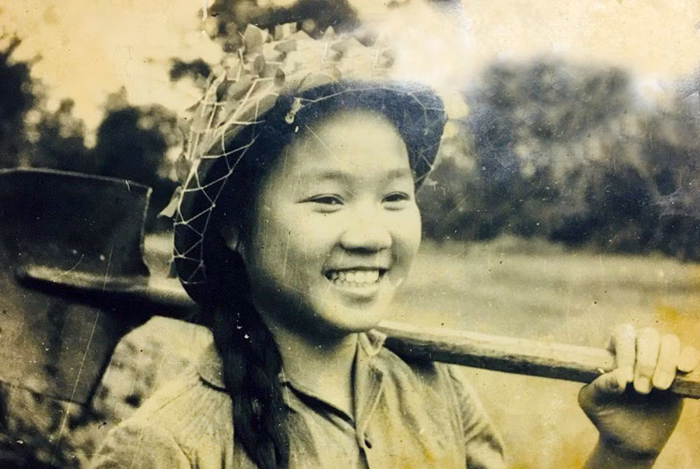 Cô bé "Diệp sóc" tại cung đường Trường Sơn năm 1967. Ảnh: Nhân vật cung cấp. Cô bé "Diệp sóc" tại cung đường Trường Sơn năm 1967. Ảnh: Nhân vật cung cấp.