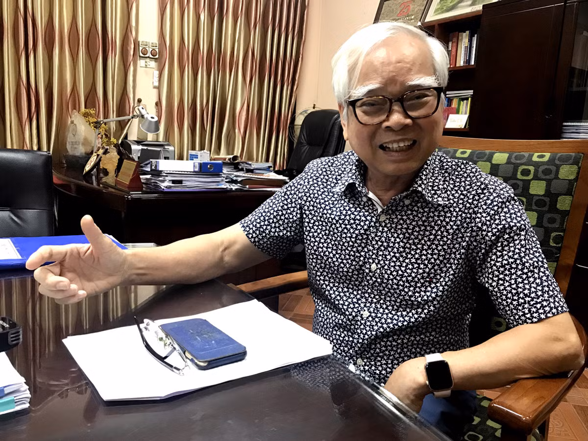 Tiến sĩ Nguyễn Văn Hòa: Điều quan trọng nhất với sinh viên vừa tốt nghiệp Sư phạm là phải được qua thời gian đào tạo lại trong môi trường thực tế vì hiện nay trường Sư phạm chưa đào tạo đúng cách. Ảnh: Tùng Dương.