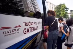 Còn nhiều nghi vấn vụ học sinh Trường Gateway tử vong trong xe đưa đón