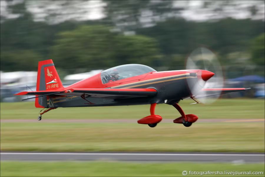 Máy bay Falcon Extra 300L của Jordan.