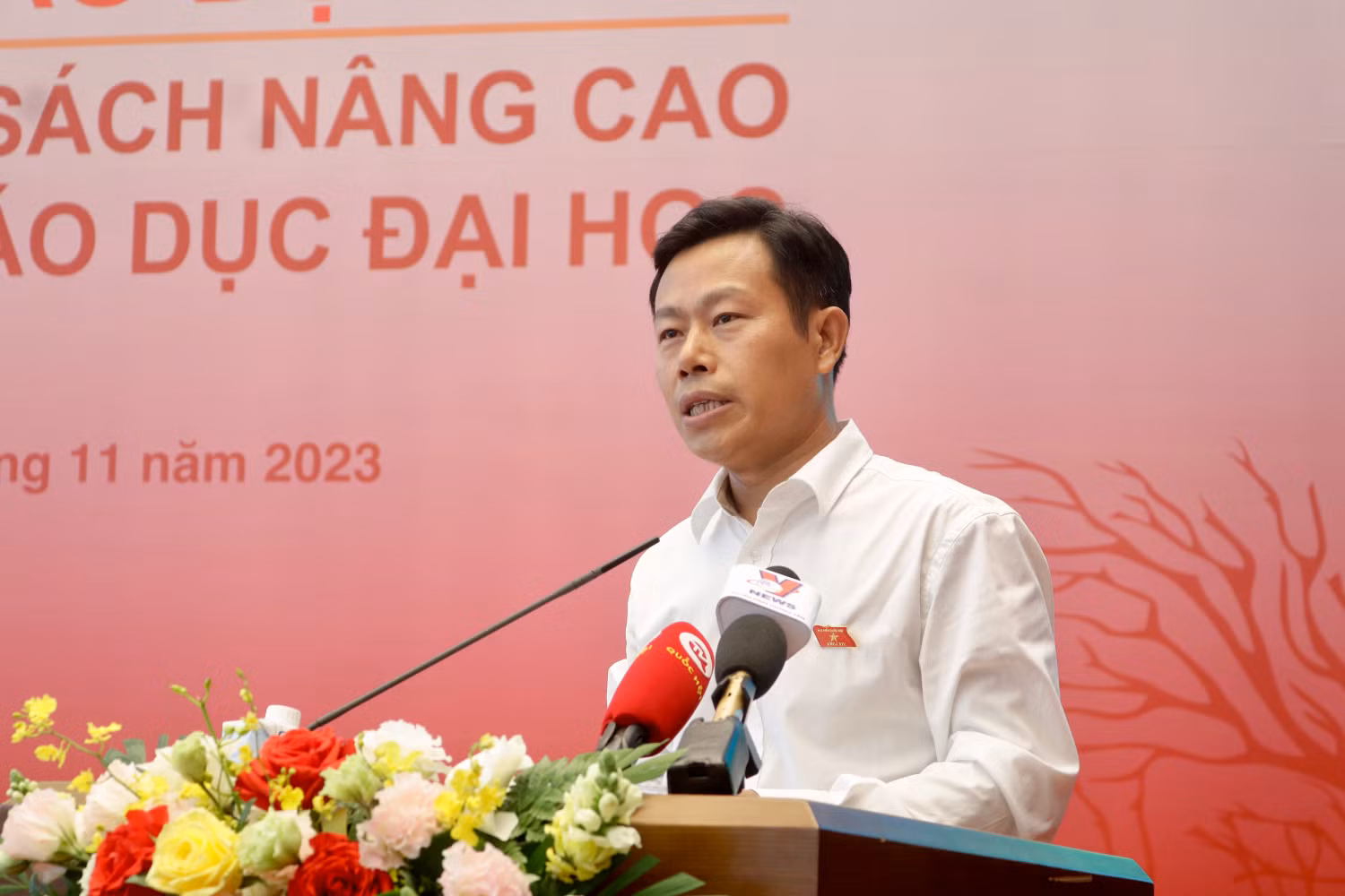 Giáo sư Lê Quân - Giám đốc Đại học Quốc gia Hà Nội phát biểu tại hội thảo. Ảnh: Minh Chi