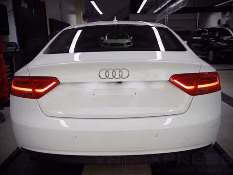 Cụm đèn hậu với toàn bộ đèn sử dụng công nghệ LED.