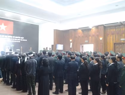 Dòng người vào viếng Đại tướng Võ Nguyên Giáp.