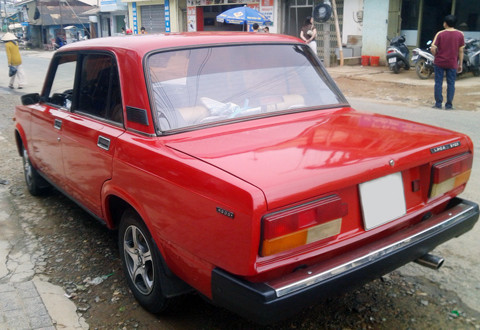Lada là thương hiệu mà AvtoVAZ xuất khẩu. Trong đó có dòng Riva với các phiên bản như Riva 2104 (station wagon), 2102 (sedan) và 2107 (sedan cỡ lớn).