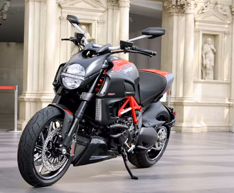 Mẫu môtô hoàn toàn mớí của Italy được xuất hiện lần đầu tiên tại triển lãm EICMA tháng 11/2010 tại Italy. Mẫu môtô hoàn toàn mớí của Italy được xuất hiện lần đầu tiên tại triển lãm EICMA tháng 11/2010 tại Italy.