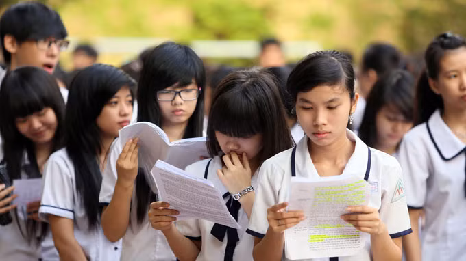 Kỳ thi Tốt nghiệp THPT quốc gia 2015 có nhiều đổi mới (Ảnh: Người Lao Động)