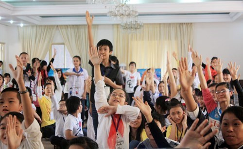 Trẻ em cần được quan tâm hơn và dạy dỗ đúng cách (Ảnh Giàng A Cối/ giaoduc.net.vn)