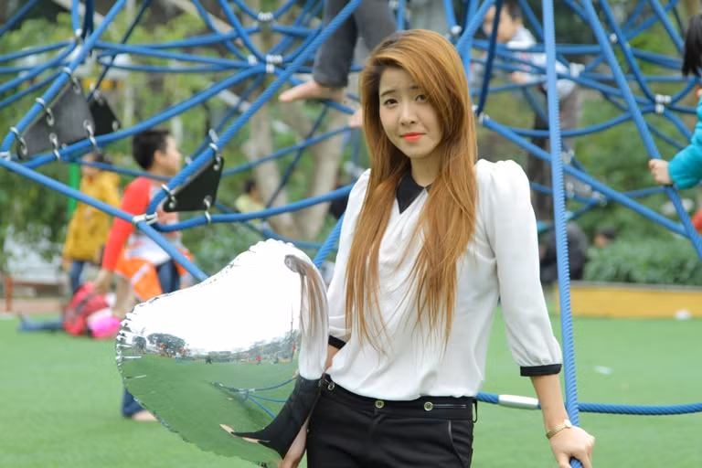 Nhìn bề ngoài không ai nghĩ bản tính "đàn ông" đang ngự trị trong con người Tú.