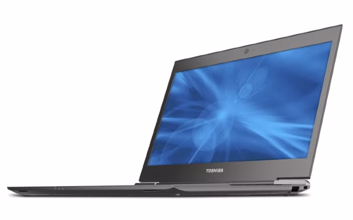 Toàn thân Z830 được phủ hợp kim ma-giê và nhôm. Máy chỉ mỏng 16mm và nặng 1,11kg. Toshiba nói rằng Z830 là máy tính xách tay 13" nhẹ nhất trên thế giới hiện nay.