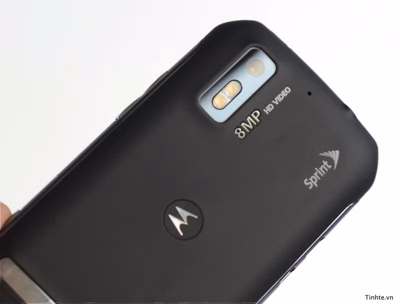 Bên cạnh chuẩn mạng 4G cao cấp và Wi-Fi chuẩn n, Photon 4G còn được trang bị kết nối băng thông rộng WiMAX. Máy dùng HĐH Android 2.3 với giao diện MotoBlur đặc trưng của hãng Motorola, các widget kèm theo cũng được thiết kế rất vuông vức và đầy màu sắc cho phù hợp với hình dáng mạnh mẽ và nam tính của máy. Bên cạnh chuẩn mạng 4G cao cấp và Wi-Fi chuẩn n, Photon 4G còn được trang bị kết nối băng thông rộng WiMAX. Máy dùng HĐH Android 2.3 với giao diện MotoBlur đặc trưng của hãng Motorola, các widget kèm theo cũng được thiết kế rất vuông vức và đầy màu sắc cho phù hợp với hình dáng mạnh mẽ và nam tính của máy.